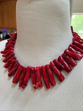 Beautiful vintage red coral necklace